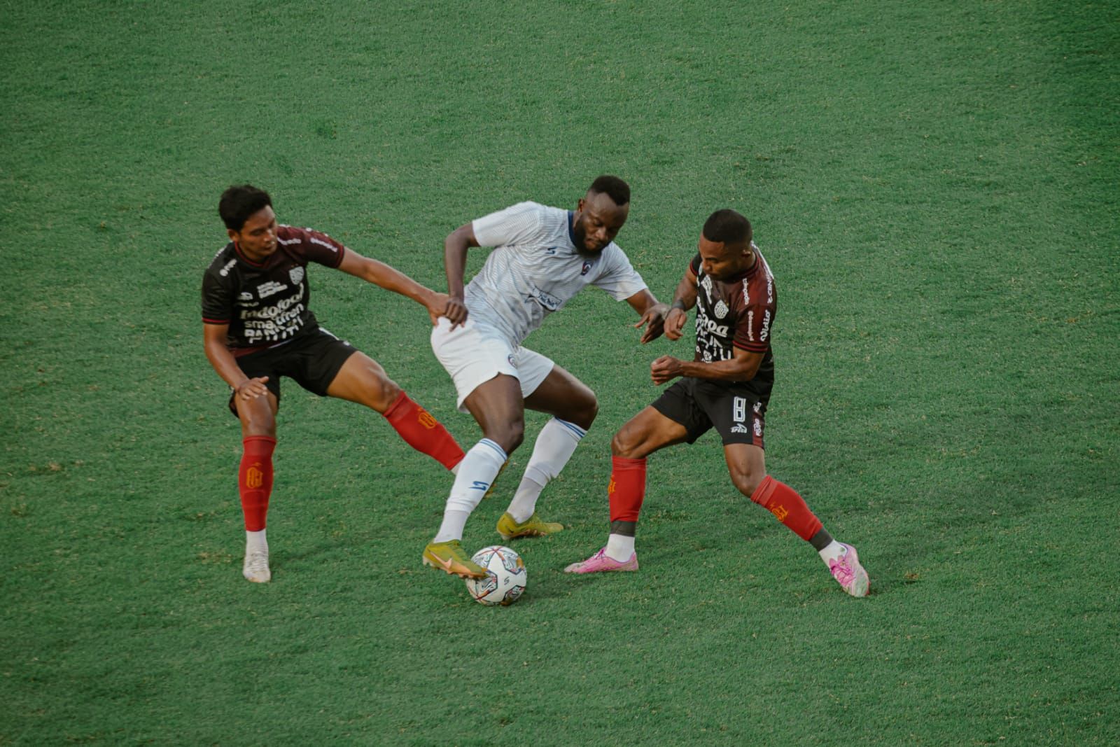 podiumnews.com-Latih Tanding Bali United Vs Singo Edan Skor Imbang